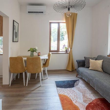 Linden House - A Lovely Apartment In Central Varna Eksteriør bilde