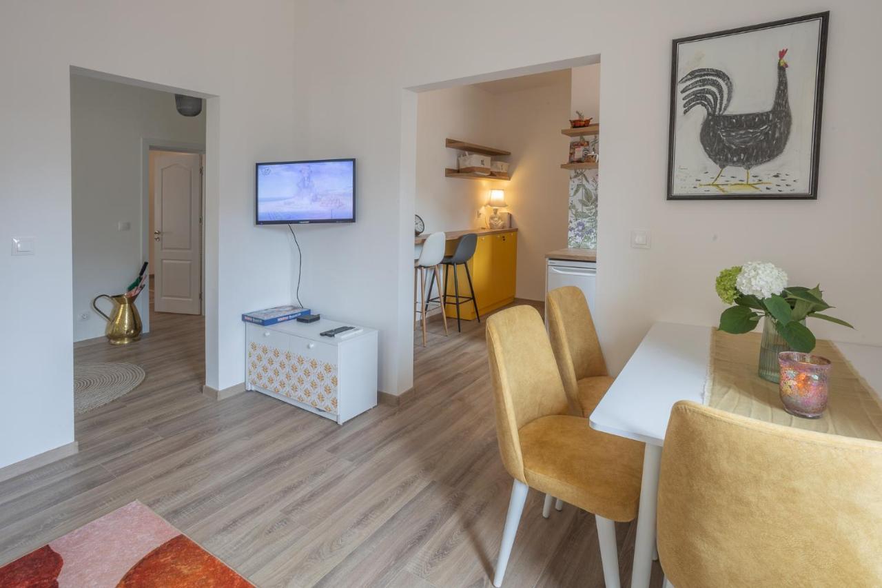 Linden House - A Lovely Apartment In Central Varna Eksteriør bilde