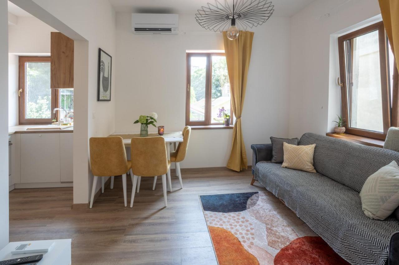 Linden House - A Lovely Apartment In Central Varna Eksteriør bilde