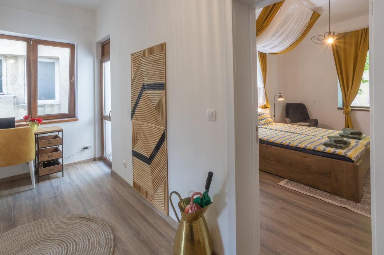 Linden House - A Lovely Apartment In Central Varna Eksteriør bilde