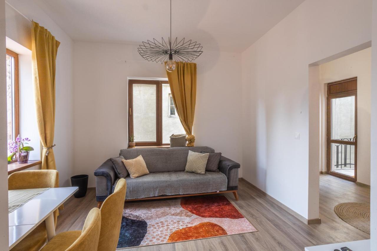 Linden House - A Lovely Apartment In Central Varna Eksteriør bilde