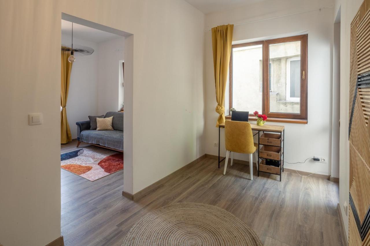 Linden House - A Lovely Apartment In Central Varna Eksteriør bilde